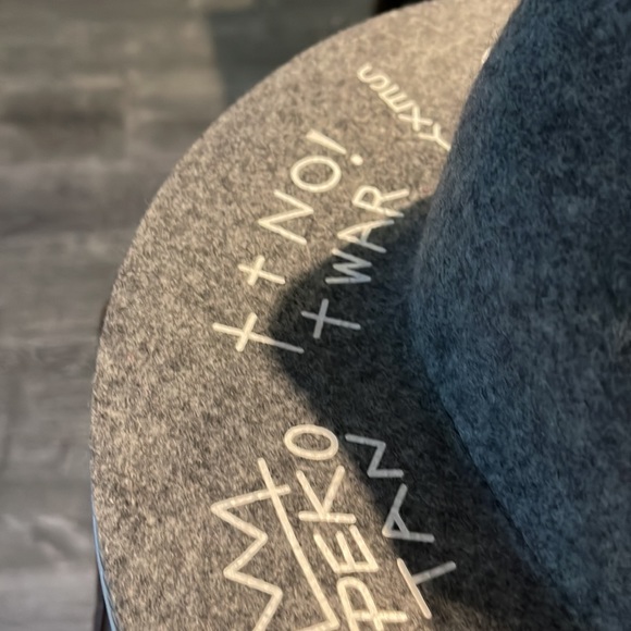 Gray wool blend fedora like new fits one size. Fashion statement pre owned - Picture 8 of 12